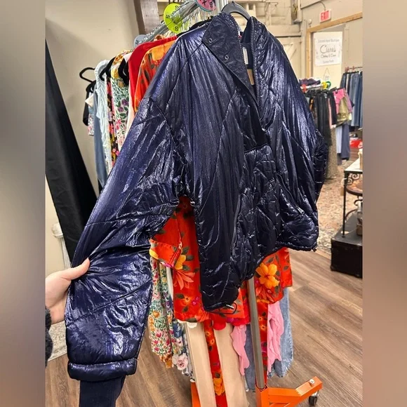 Free People Movement Polar Ice Puffer pullover jacket in metallic blue - Picture 2 of 10